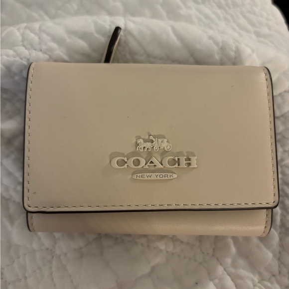 coach nwt micro wallet cream color og price is 168$ - Picture 1 of 2